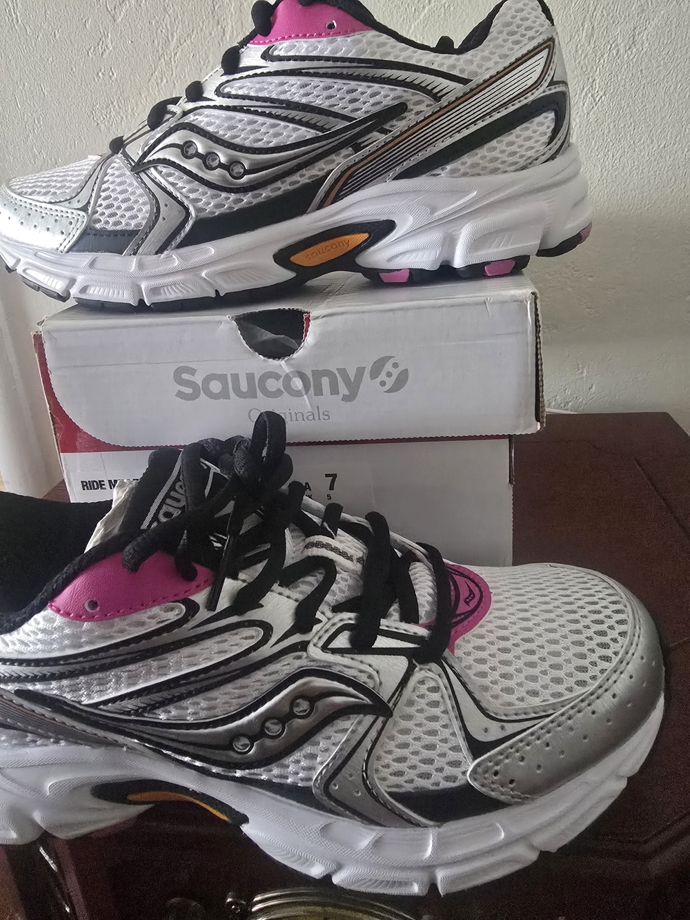 Saucony Women’s Running Shoes - White & Pink Size 7